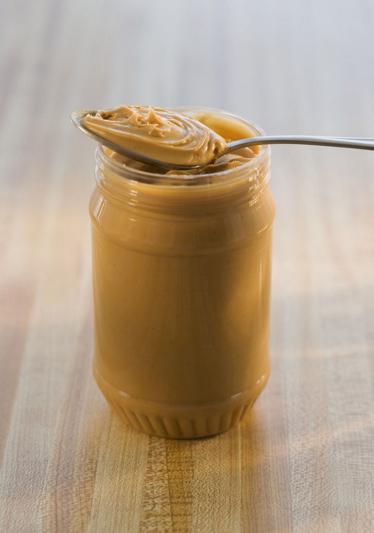 12 Incredible Uses for Peanut Butter - Use a half-empty jar of peanut butter to catch insects.