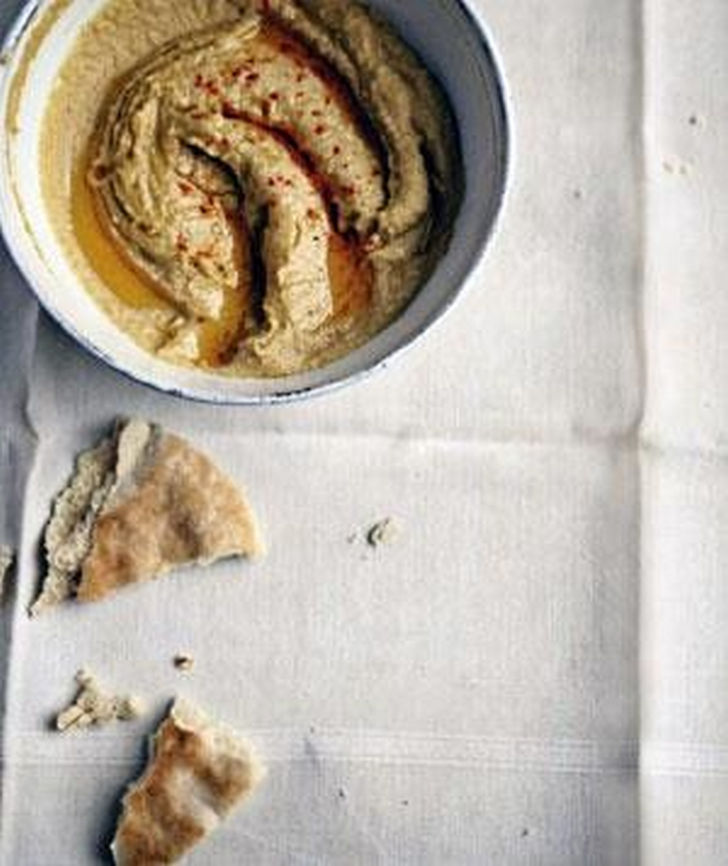 13 College Student Recipes - Hummus