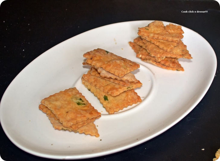 Masala Crackers Recipe.