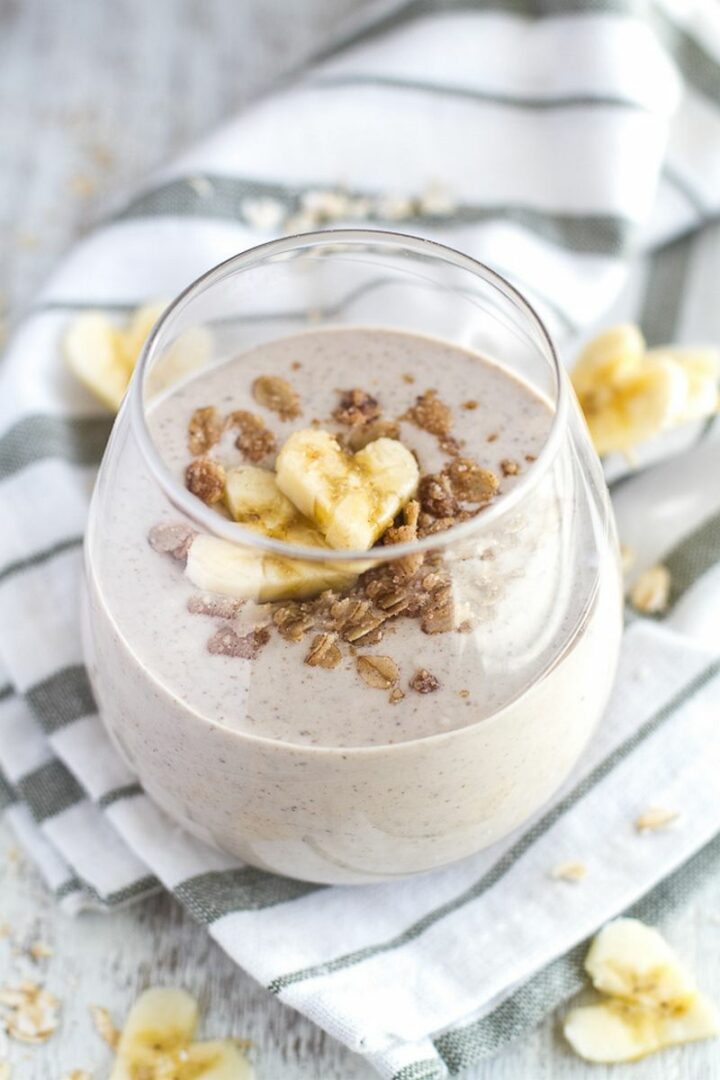 Banana Oat Breakfast Smoothie.