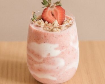 10 Best Strawberry Banana Smoothie Recipes