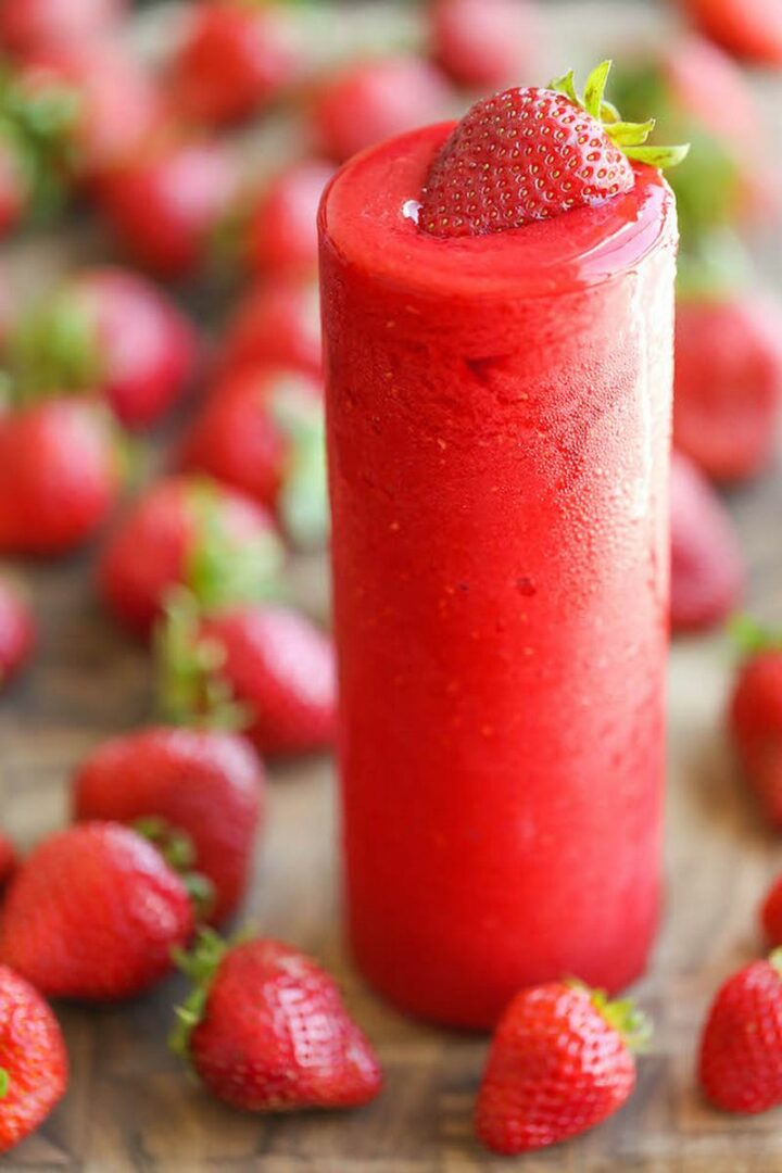 Best Strawberry Smoothie Recipes #1: Strawberry Lemonade Smoothie