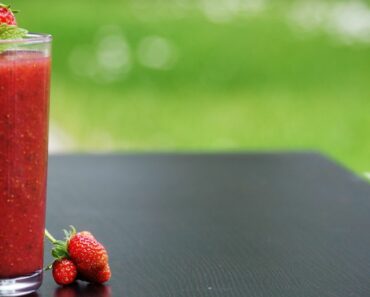 10 Best Strawberry Smoothie Recipes